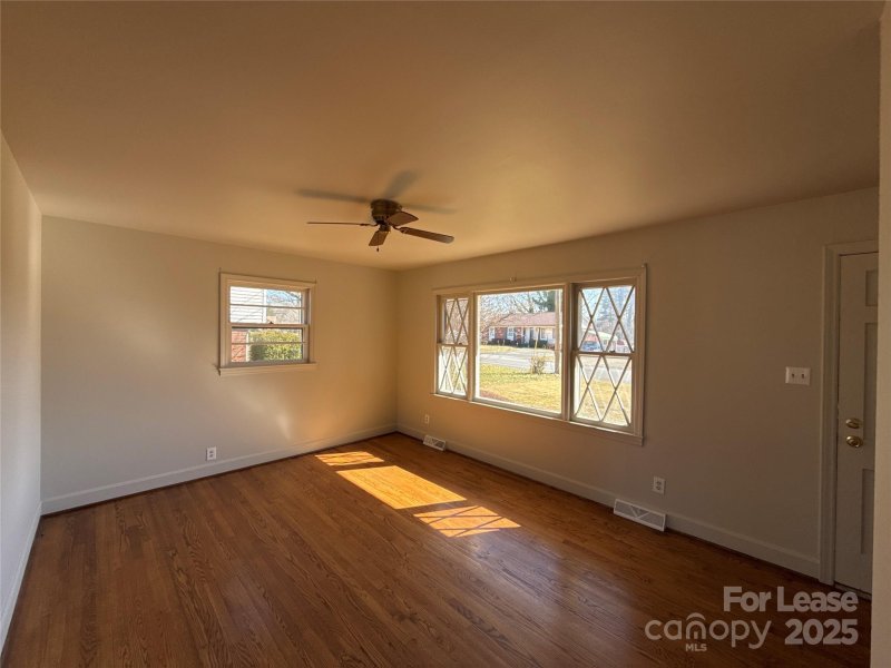 Property image 2 at 4840 Tanglebriar Drive, Charlotte, NC 28208