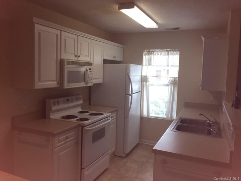 Property image 4 at 2009 Pin Oak Place, Cramerton, NC 28032