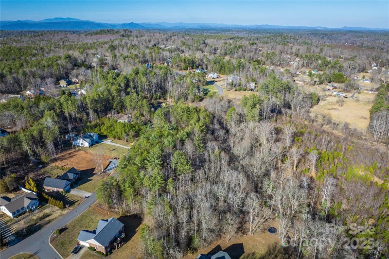 Property image 4 at 302 Winding Creek Road, Morganton, NC 28655