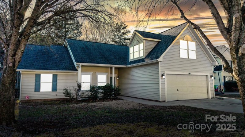 12016 Regent Ridge Lane