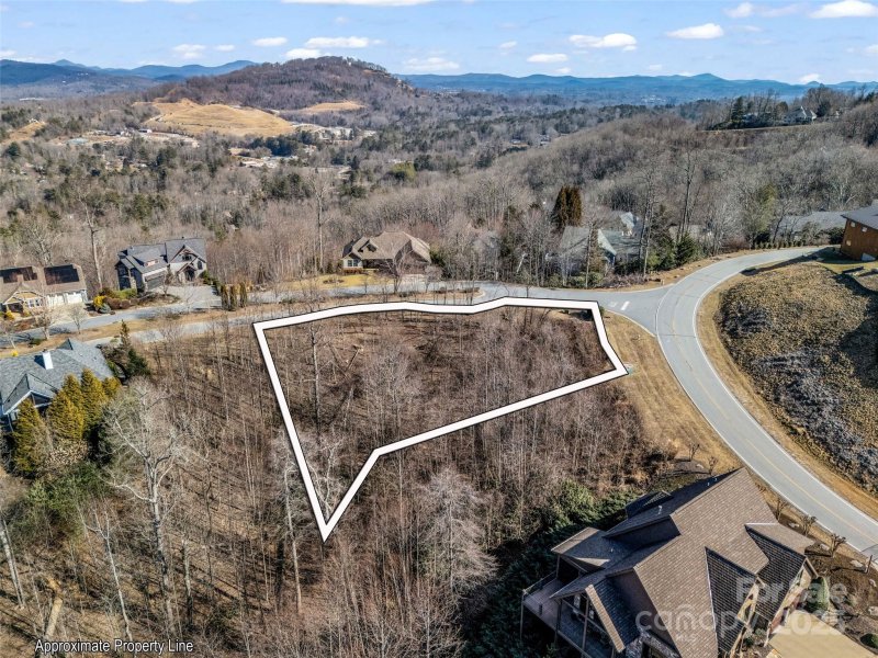 Property image 2 of 1509 Summit Hill Road in Carriage Park, Hendersonville, NC 28791