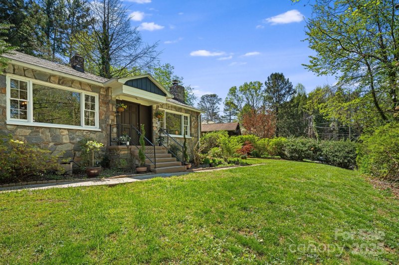 Property image 4 at 37 Plymouth Circle, Asheville, NC 28803