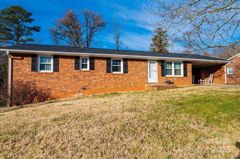 Property image 2 at 2745 33rd Avenue, Hickory, NC 28601