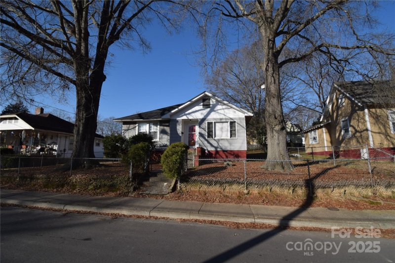 Property image 4 at 315 S Hill Street, Gastonia, NC 28052