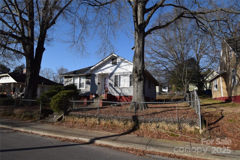 Property image 5 at 315 S Hill Street, Gastonia, NC 28052