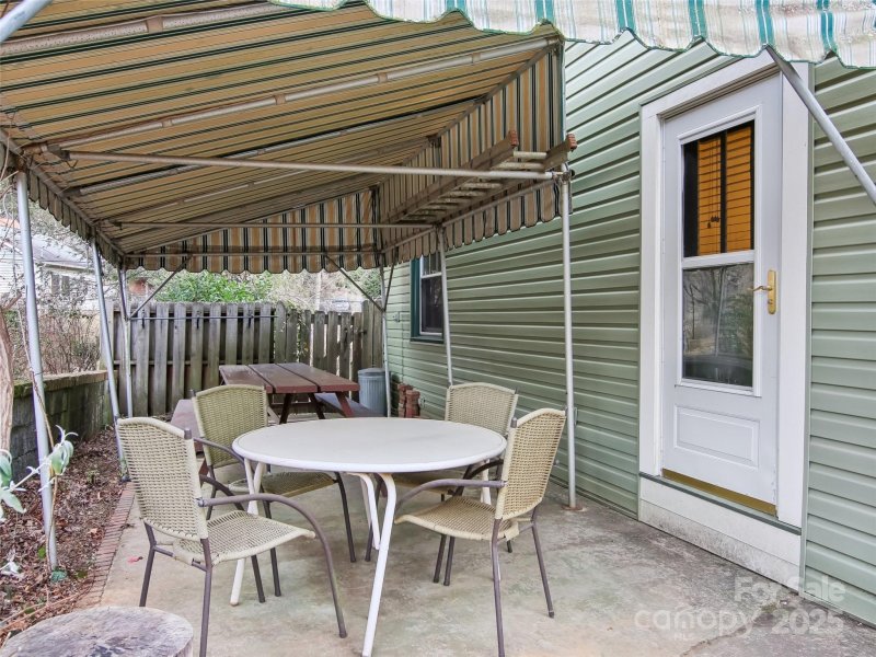 Property image 5 of 28 Kensington Drive in Beverly Hills, Asheville, NC 28805