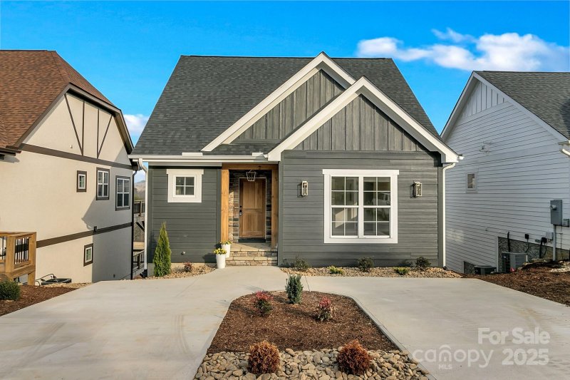 Property image 4 at 122 Chepstow Place, Black Mountain, NC 28711