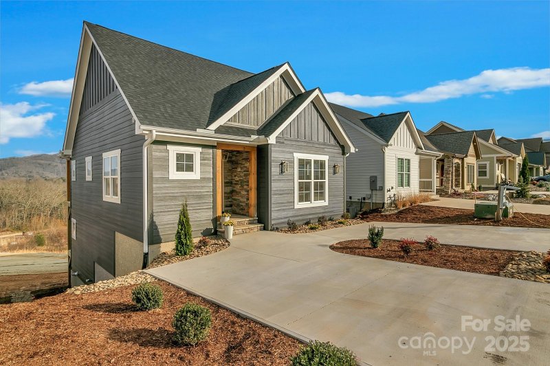 Property image 5 at 122 Chepstow Place, Black Mountain, NC 28711