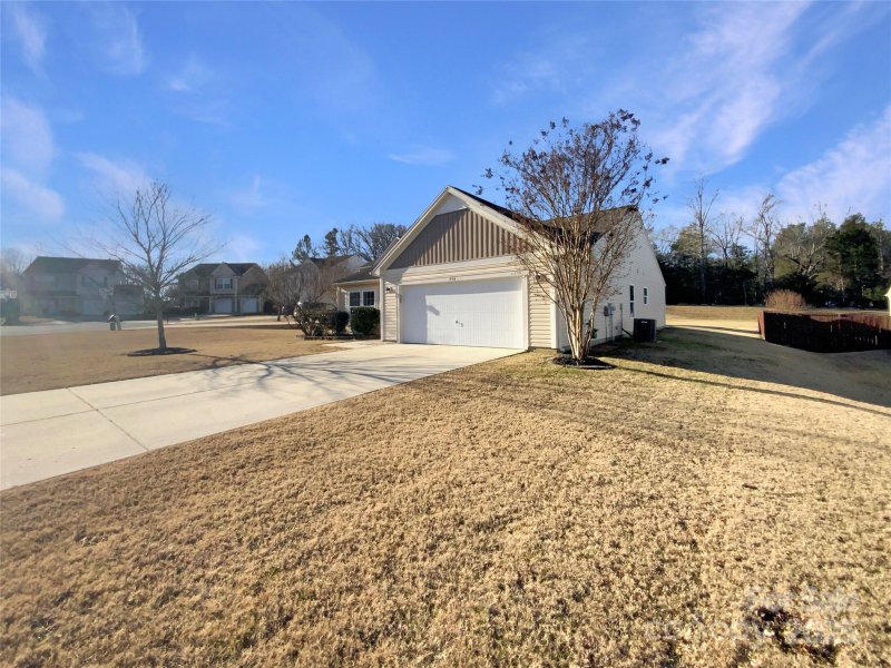 Property image 2 at 934 Pointe Andrews Drive, Concord, NC 28025