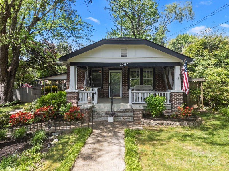 Property image 2 at 1507 Druid Hills Avenue, Hendersonville, NC 28791
