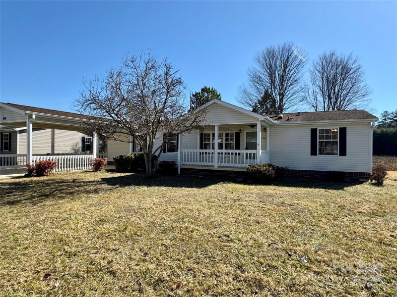 Property image 2 of 436 Riverwind Drive in Riverwind, Hendersonville, NC 28739