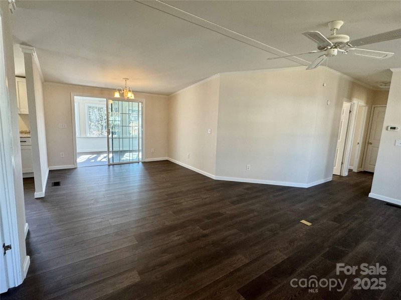 Property image 4 of 436 Riverwind Drive in Riverwind, Hendersonville, NC 28739