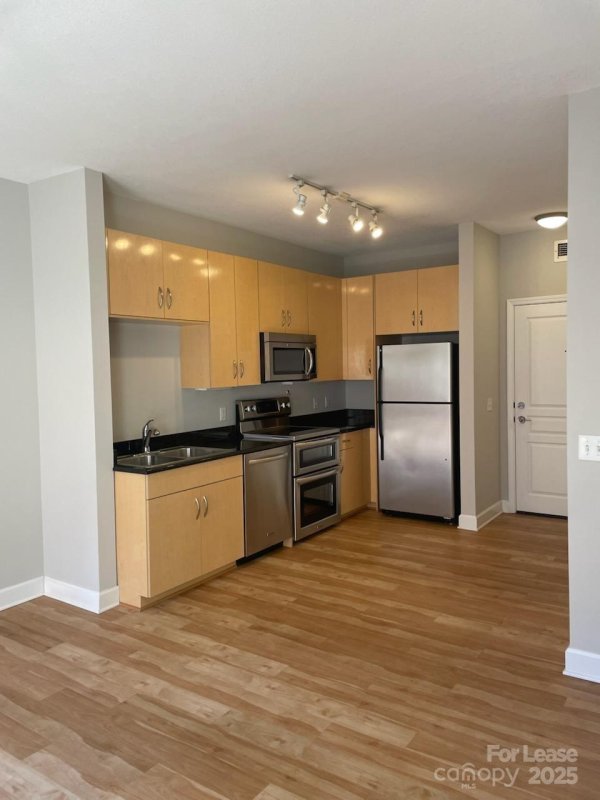 Property image 4 at 1320 Fillmore Avenue, Charlotte, NC 28203