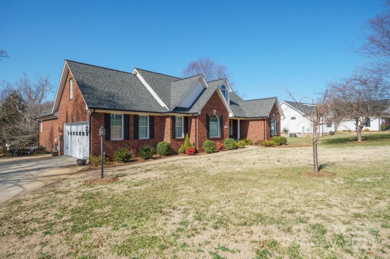 Property image 2 at 2442 Carriage Lane, Lincolnton, NC 28092