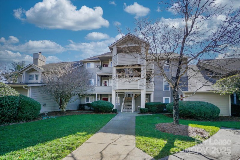 Property image 5 at 2524 Stradbrook Drive, Charlotte, NC 28210