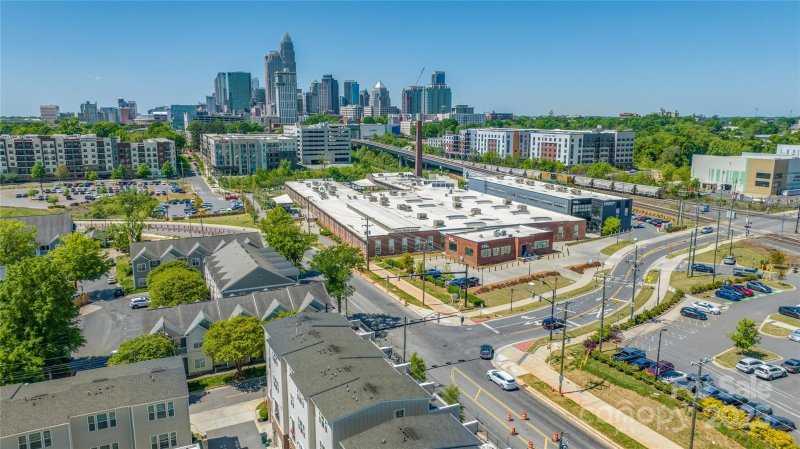 Property image 2 at 232 Parkwood Avenue, Charlotte, NC 28206