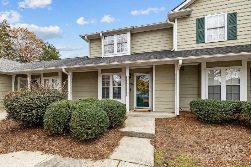 Property image 2 at 2745 Tiergarten Lane, Charlotte, NC 28210