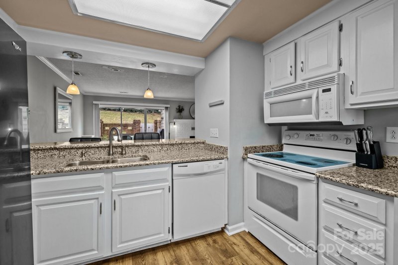 Property image 5 at 2745 Tiergarten Lane, Charlotte, NC 28210