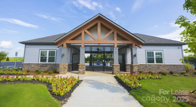 Mooresville, Mooresville Community