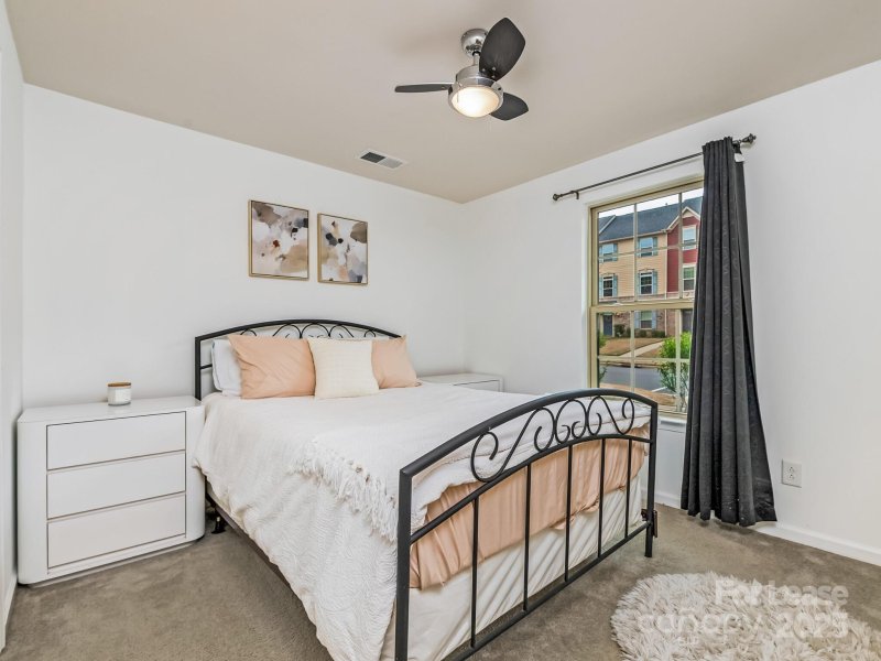 Property image 3 at 4027 Zilker Park Drive, Charlotte, NC 28217