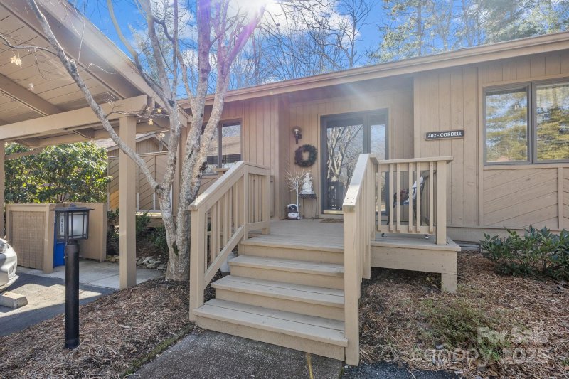 Property image 3 at 402 Laurel Oak Lane, Hendersonville, NC 28791