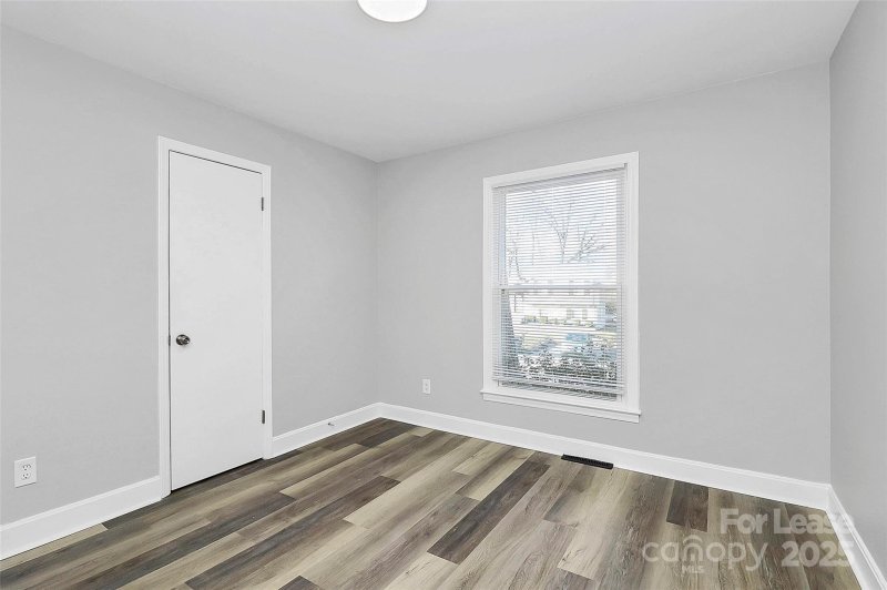 Property image 4 at 1618 Grovewood Drive, Charlotte, NC 28208