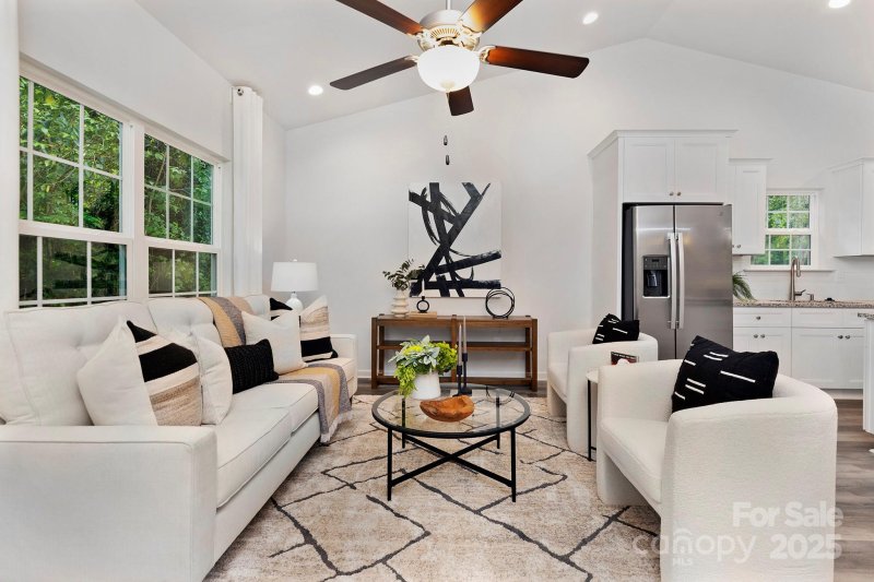 Property image 4 at 1140 Thayer Glen Court, Charlotte, NC 28213