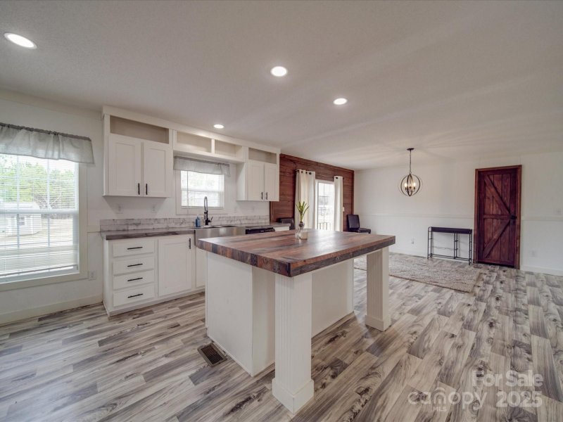 Property image 5 at 5300 Weblee Court, Kings Mountain, NC 28086