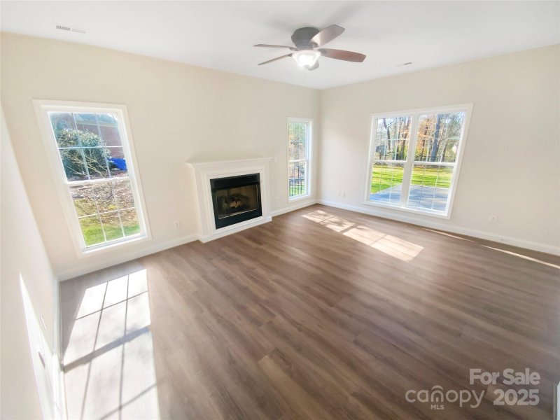 Property image 4 at 15132 Castlebridge Lane, Matthews, NC 28104