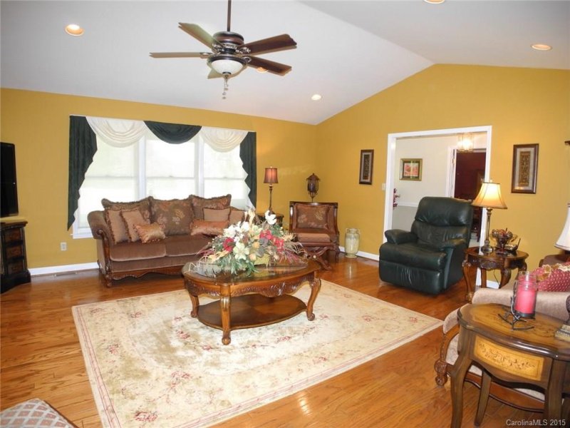 Property image 2 at 3381 Elaine Avenue, Lincolnton, NC 28092