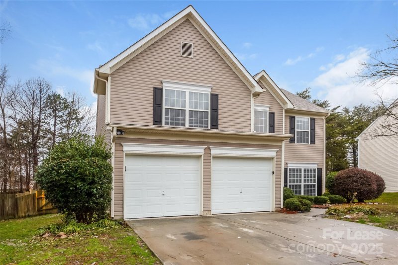 Property image 4 at 2025 Southwind Drive, Charlotte, NC 28216