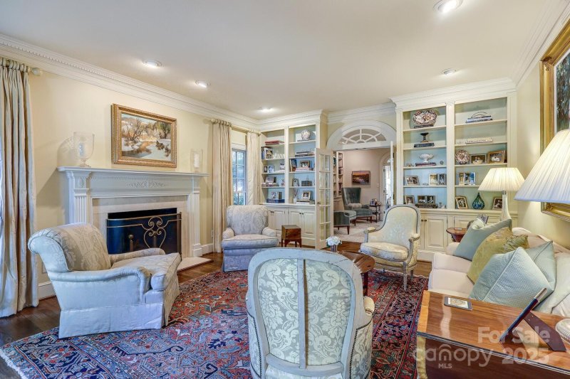 Property image 4 at 641 Museum Drive, Charlotte, NC 28207