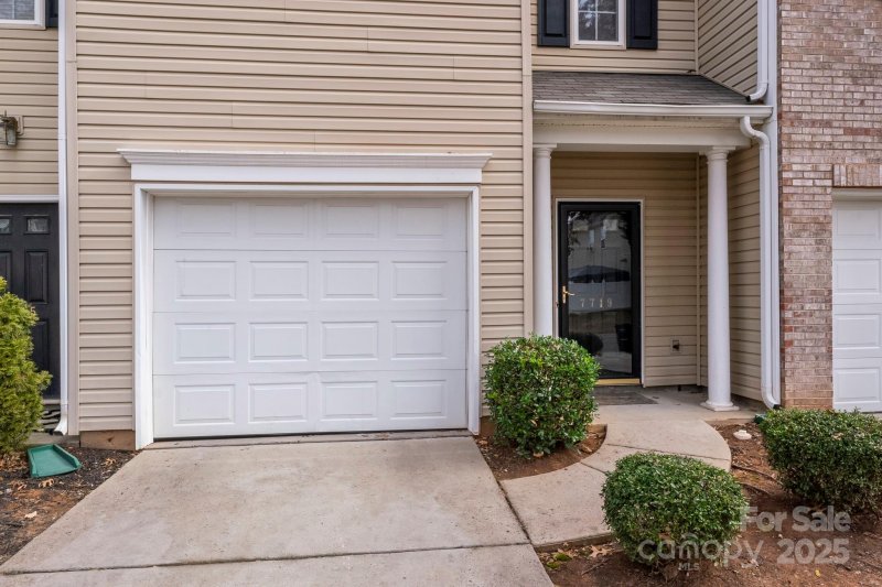 Property image 4 at 7719 Abigail Glen Drive, Charlotte, NC 28212