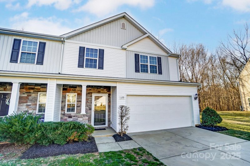 Property image 4 at 129 Woodbridge Circle, Mount Holly, NC 28120