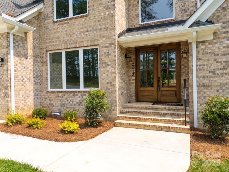 Property image 2 at 2418 Lexington Approach Drive, Charlotte, NC 28262