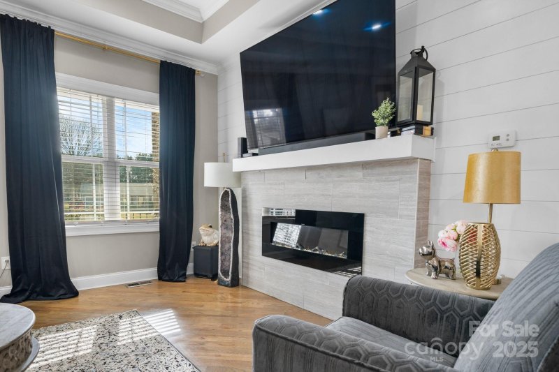 Property image 5 of 5324 Stonewood Drive in Woodridge, Hickory, NC 28602