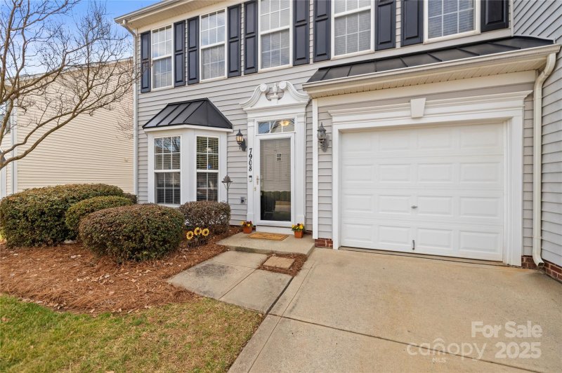 Property image 2 at 7908 Mariners Pointe Circle, Denver, NC 28037