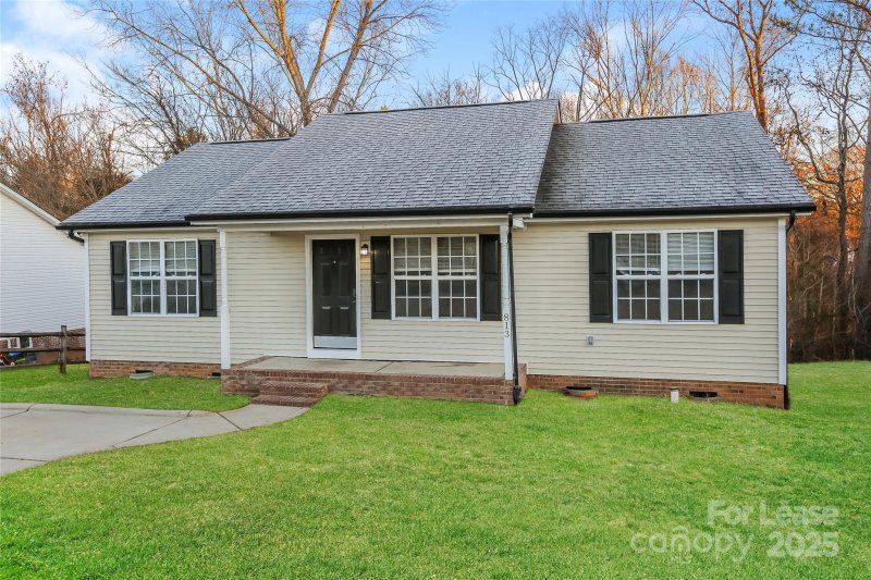 Property image 3 at 813 Loch Lomond Circle, Concord, NC 28025