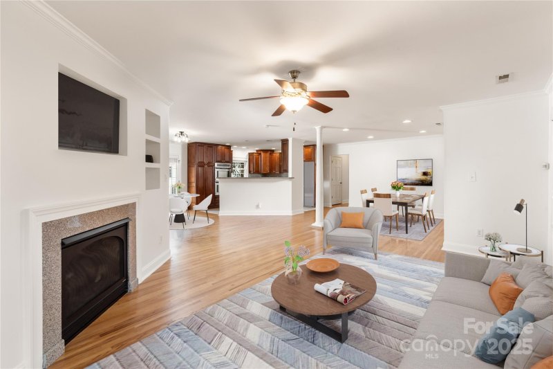 Property image 4 at 1101 S Wendover Road, Charlotte, NC 28211