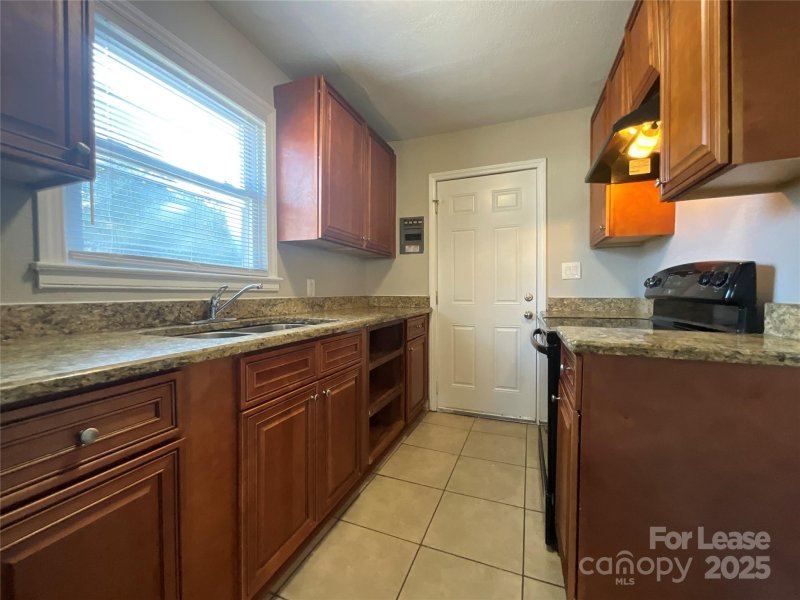 Property image 4 at 405 Plymouth Avenue, Charlotte, NC 28206