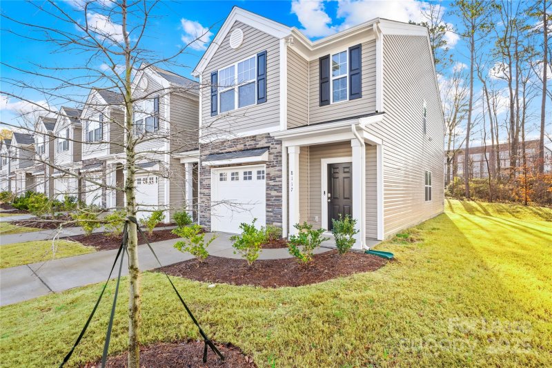 Property image 2 at 8117 Murray Branch Drive, Charlotte, NC 28216