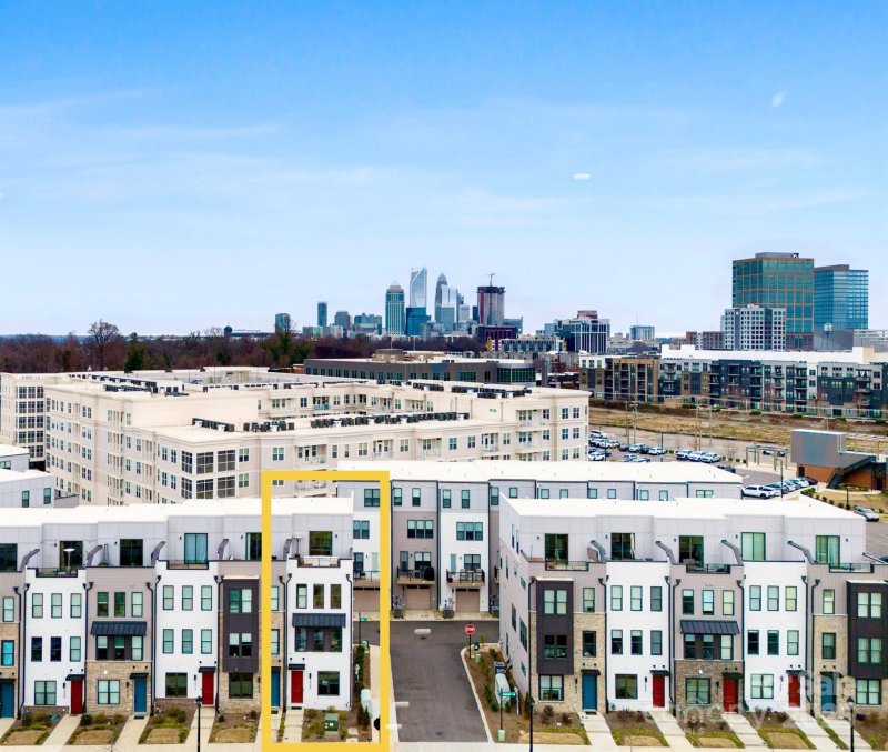 1925 Dunavant Street