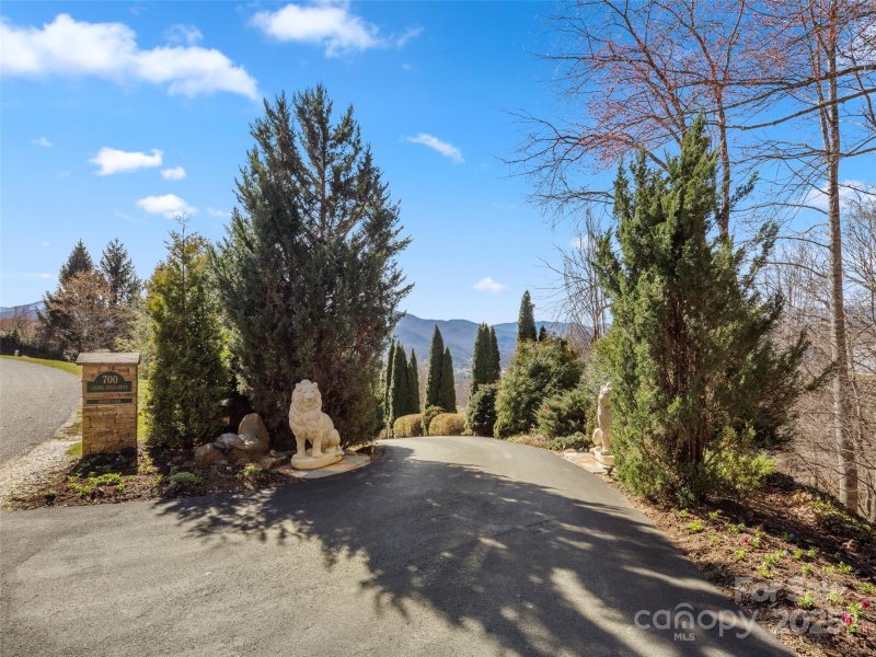 Property image 4 at 700 Laurel Ridge Drive, Waynesville, NC 28786