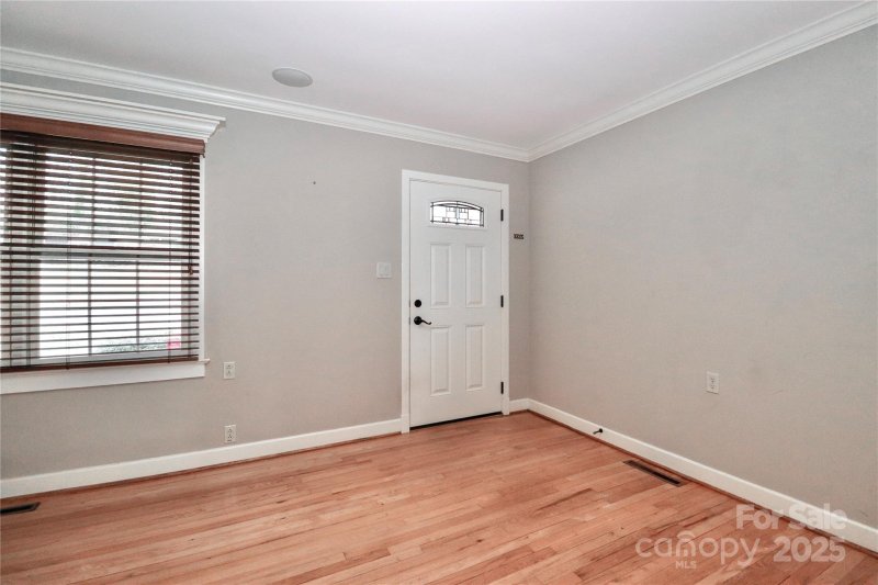 Property image 3 at 432 N Oakwood Drive, Statesville, NC 28677