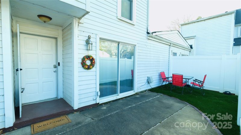 7005 Stonington Lane