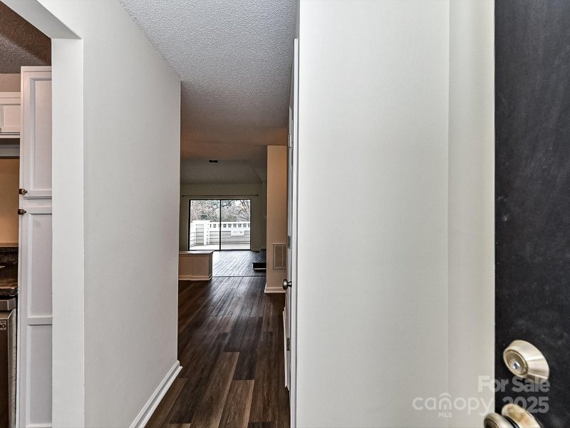 Property image 5 at 2715 Selwyn Avenue, Charlotte, NC 28209