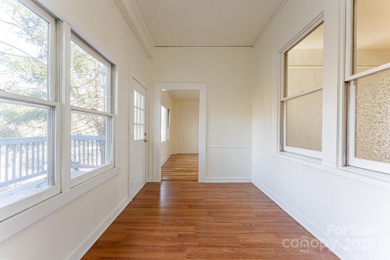 Property image 3 at 12 Parker Road, Asheville, NC 28803