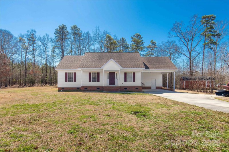 Property image 2 at 2070 Hunters Ridge Road, Lancaster, SC 29720