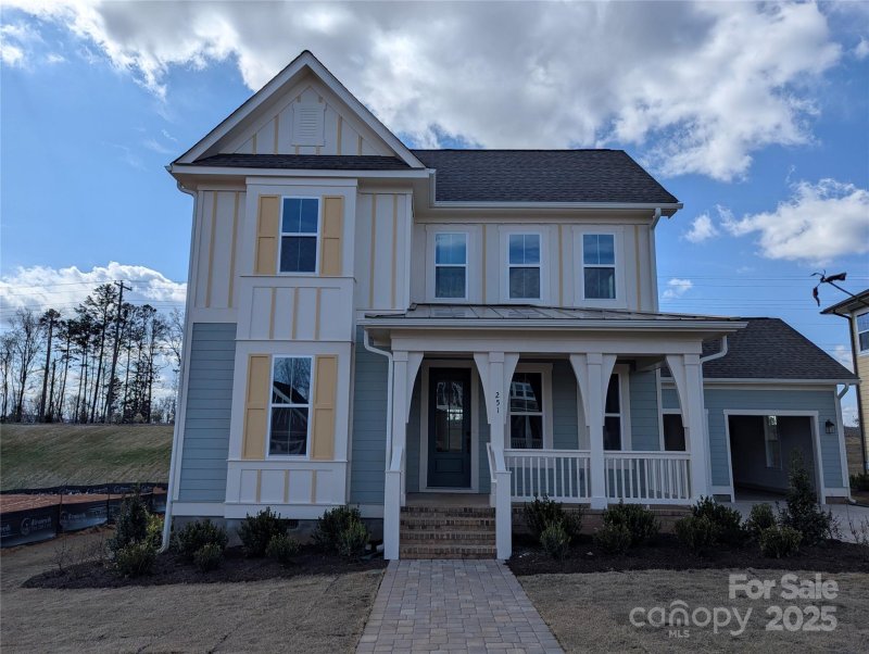 251 Luray Way