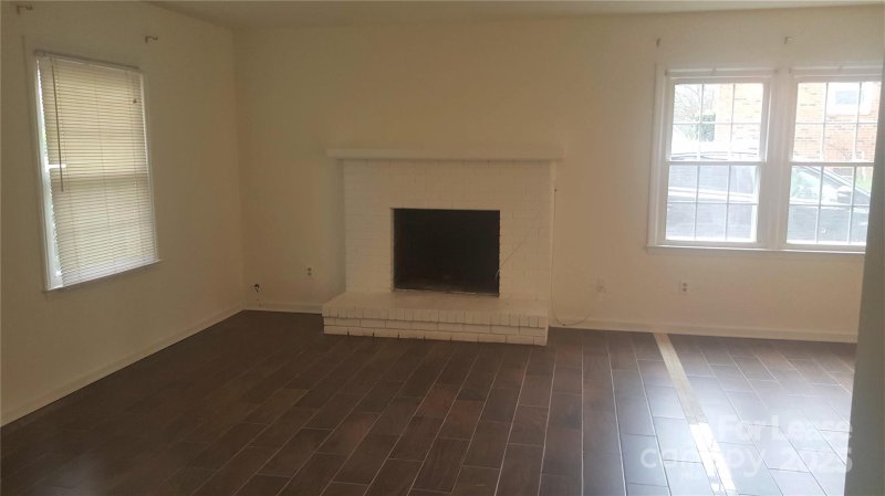 Property image 4 of 6820 Barcliff Drive in Four Seasons, Charlotte, NC 28212